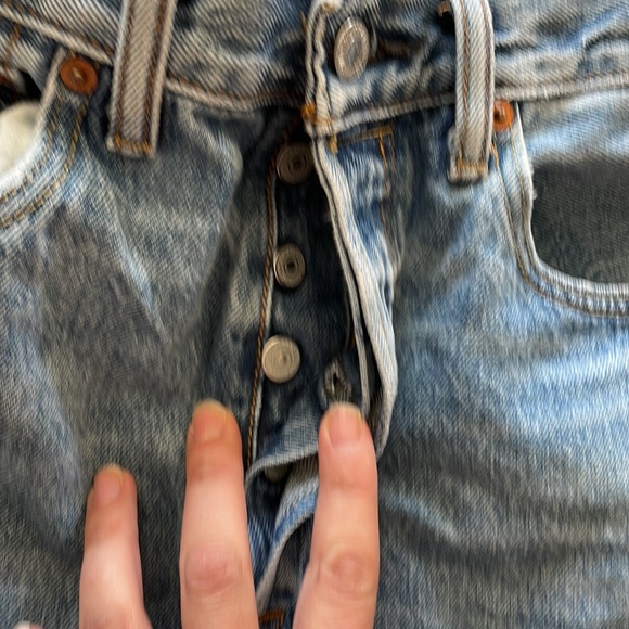 Levi’s Denim Cutoff Shorts - Picture 4 of 9